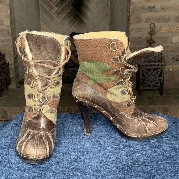 MICHAEL KORS CAMO DUCKBOOT HEELED BOOTIE - Picture 1 of 6